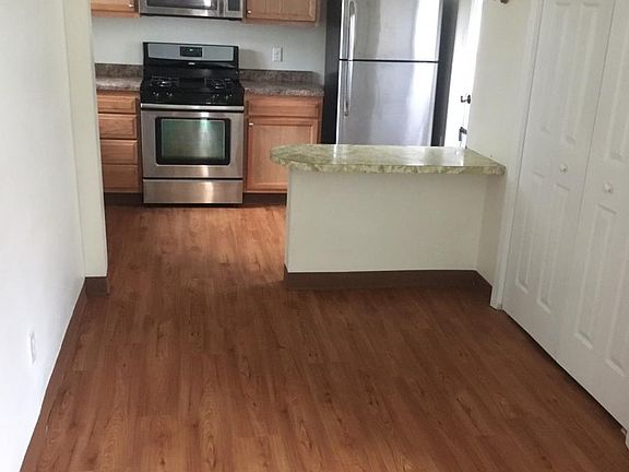 4th image of 42 Cushman St