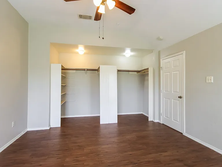 5210 Kristen Ct — Photo 10