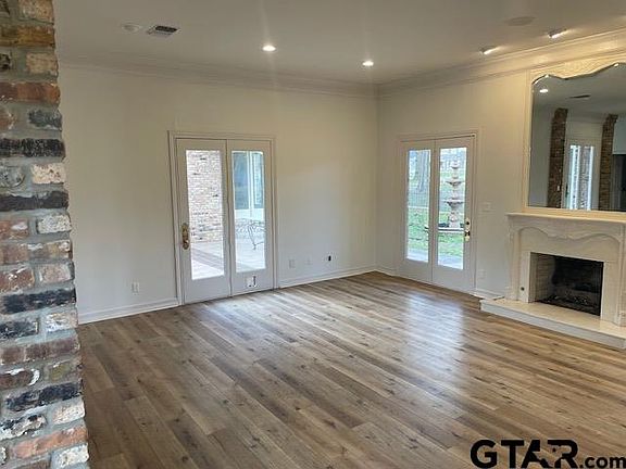 5th image of 1605 Woodlands Dr
