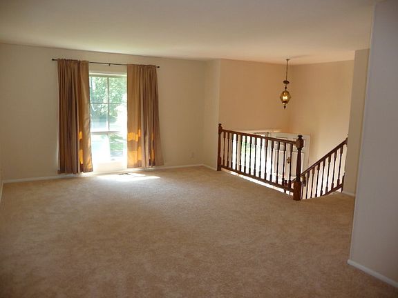 5th image of 610 Oriole Dr
