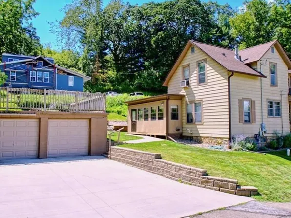 543 10th St, Red Wing, MN 55066