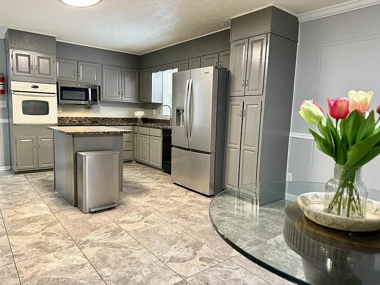 Laverte Cir SW — Photo 4
