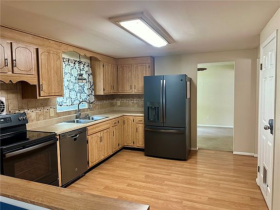 3rd image of 104 Valleyview Dr