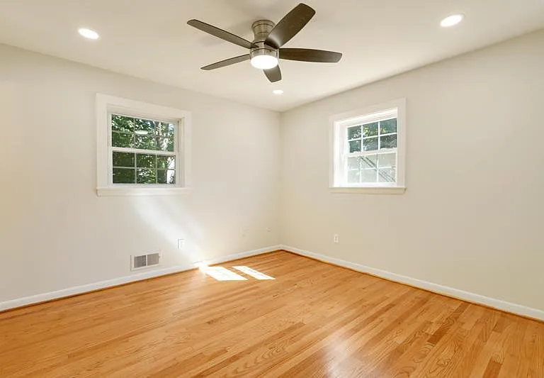 Upper Level Bedroom # 1 (Primary)