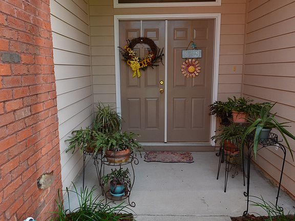 3rd image of 3325 Cameron Chase Dr