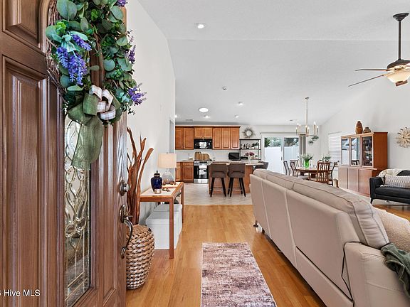 5th image of 2494 Burning Tree Lane