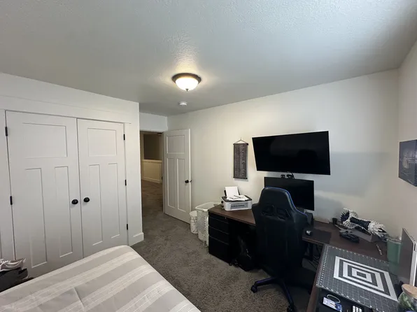 265 E 1725 N APT 3, Logan, UT 84341