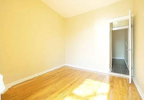 2nd image of 552 Parkside Ave #B1