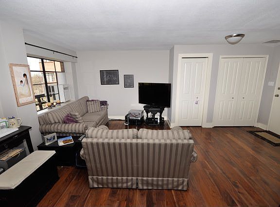 2nd image of 505 Cherry St SE APT 409