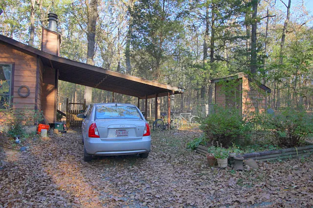 Move-In Ready Charming Country Living Home With Fenced-In Backyard — Photo 3