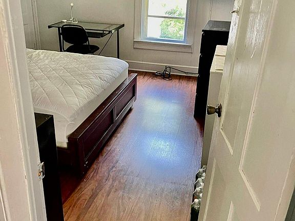 5th image of 29 Edwards St #1
