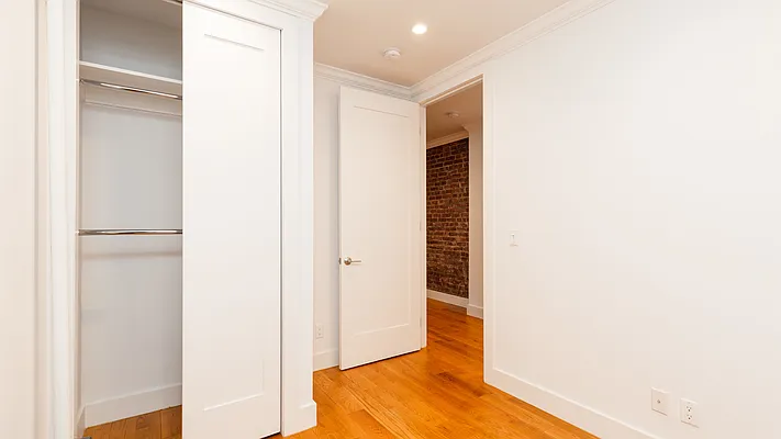 Rented by Nooklyn NYC LLC | media 46