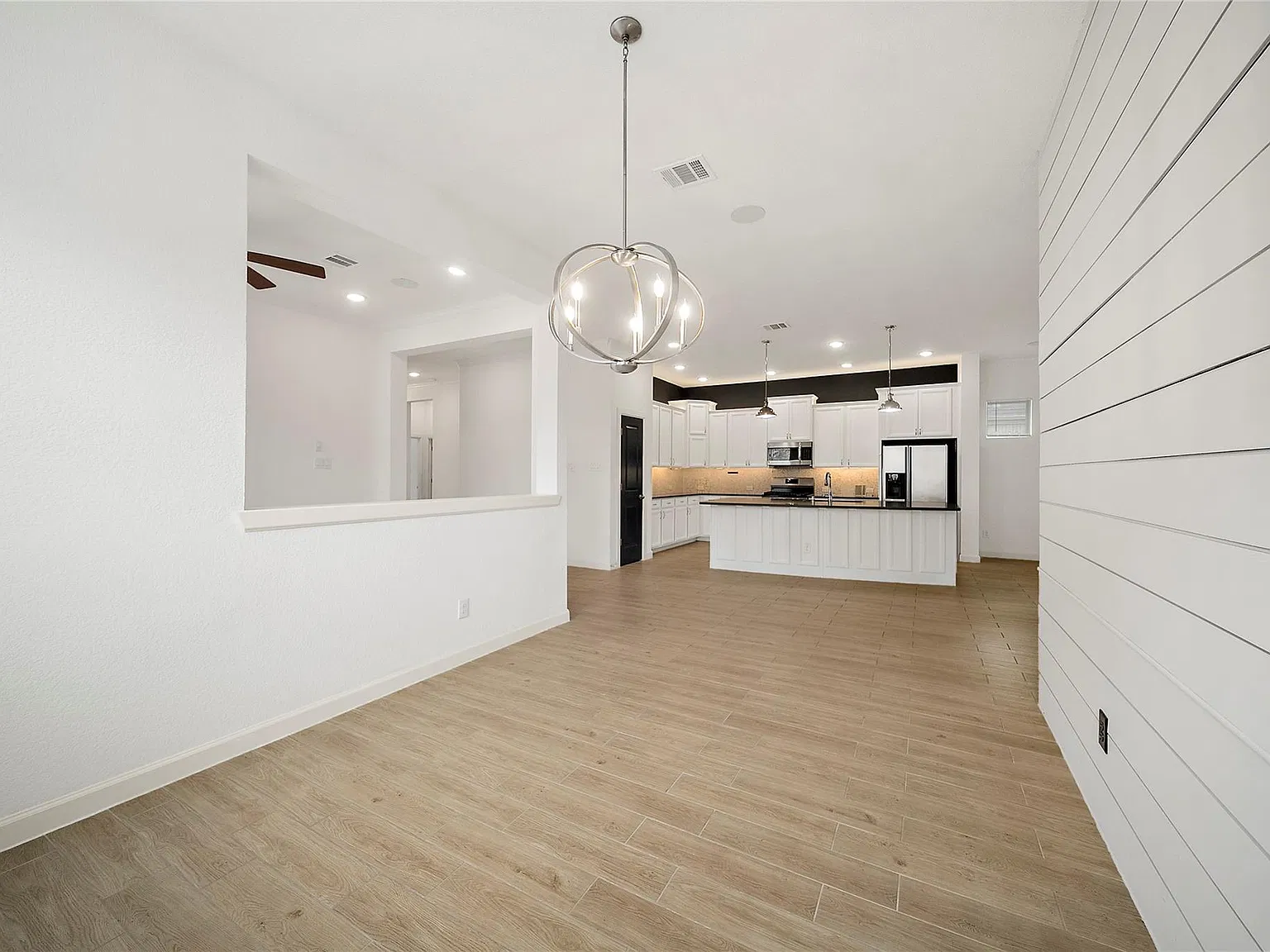 3 bed, 2.0 bath, 2125 sqft, $2,400 — Photo 4