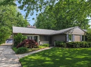 2957 Oakwood Dr SE, East Grand Rapids, MI 49506