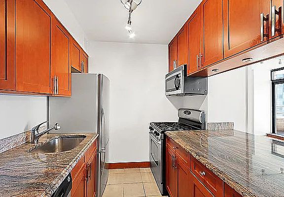5th image of 400 E 70th St APT 1408