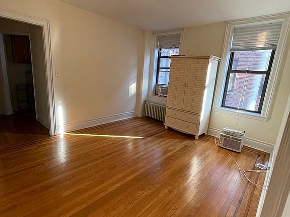 3rd image of 30-33 32nd St #3E