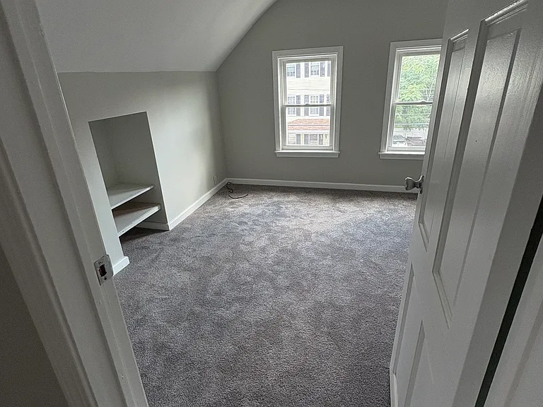 485 Coggeshall St #3 — Photo 3