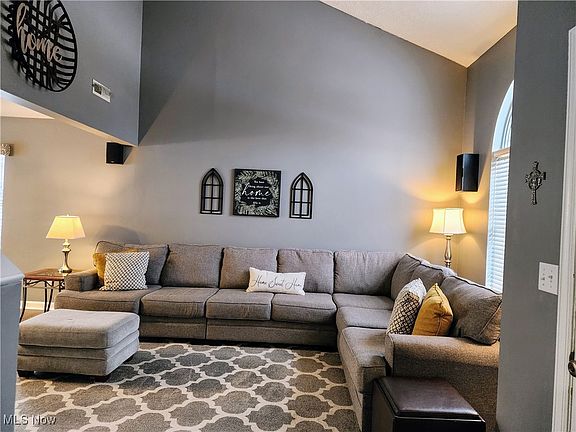 3rd image of 8601 Strawbridge Cir