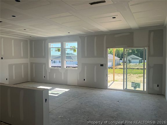 5th image of 613 Chestnut Oak Ln