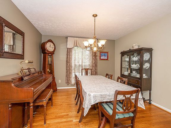 5th image of 5039 Lakeside Dr