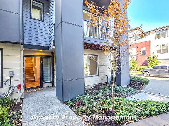 5th image of 508 237th St SE Unit A
