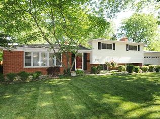 3734 Lindenwood Ln, Glenview, IL 60025