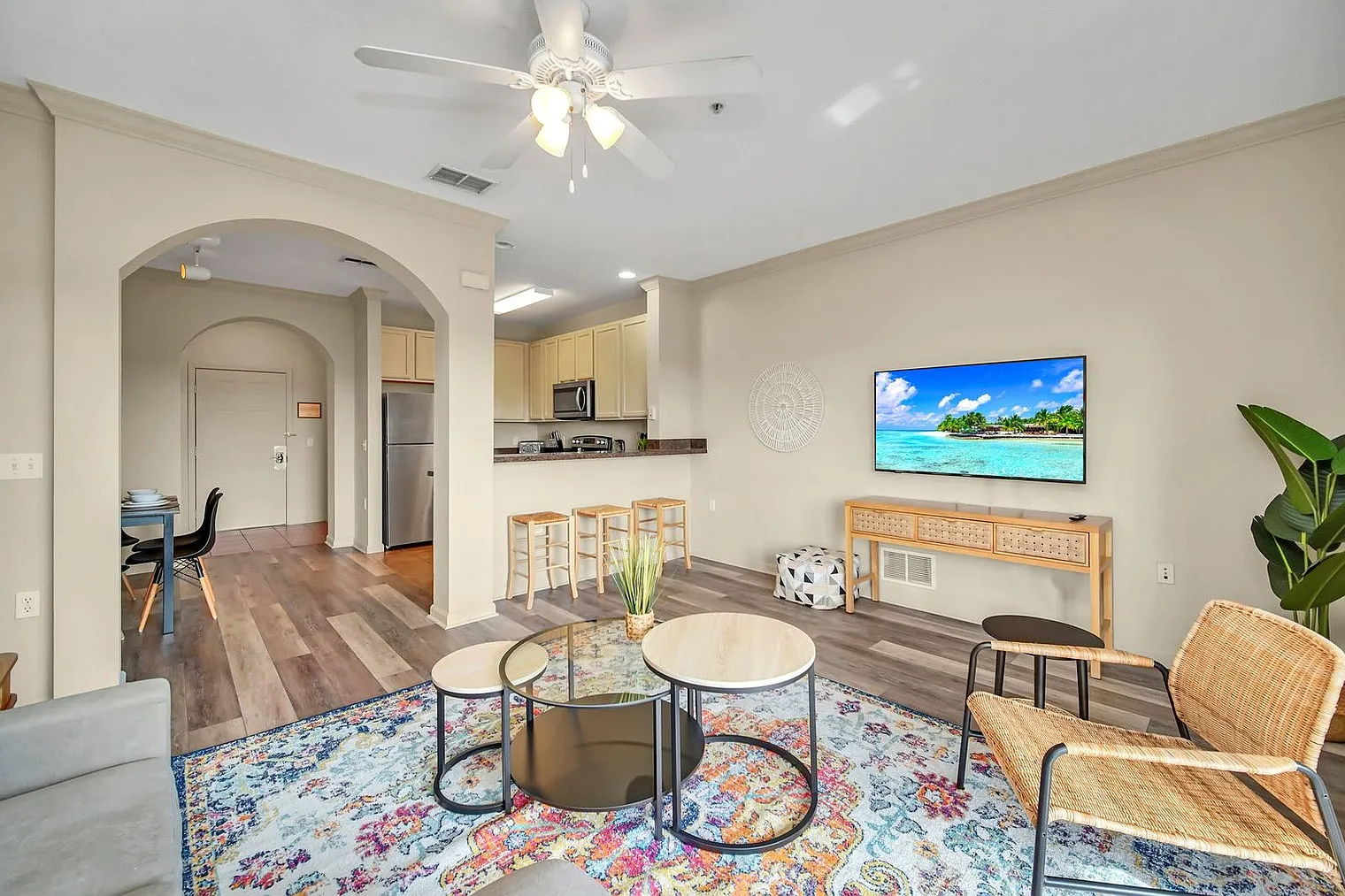 2 bed, 2.0 bath, 1280 sqft, $2,716 — Photo 4