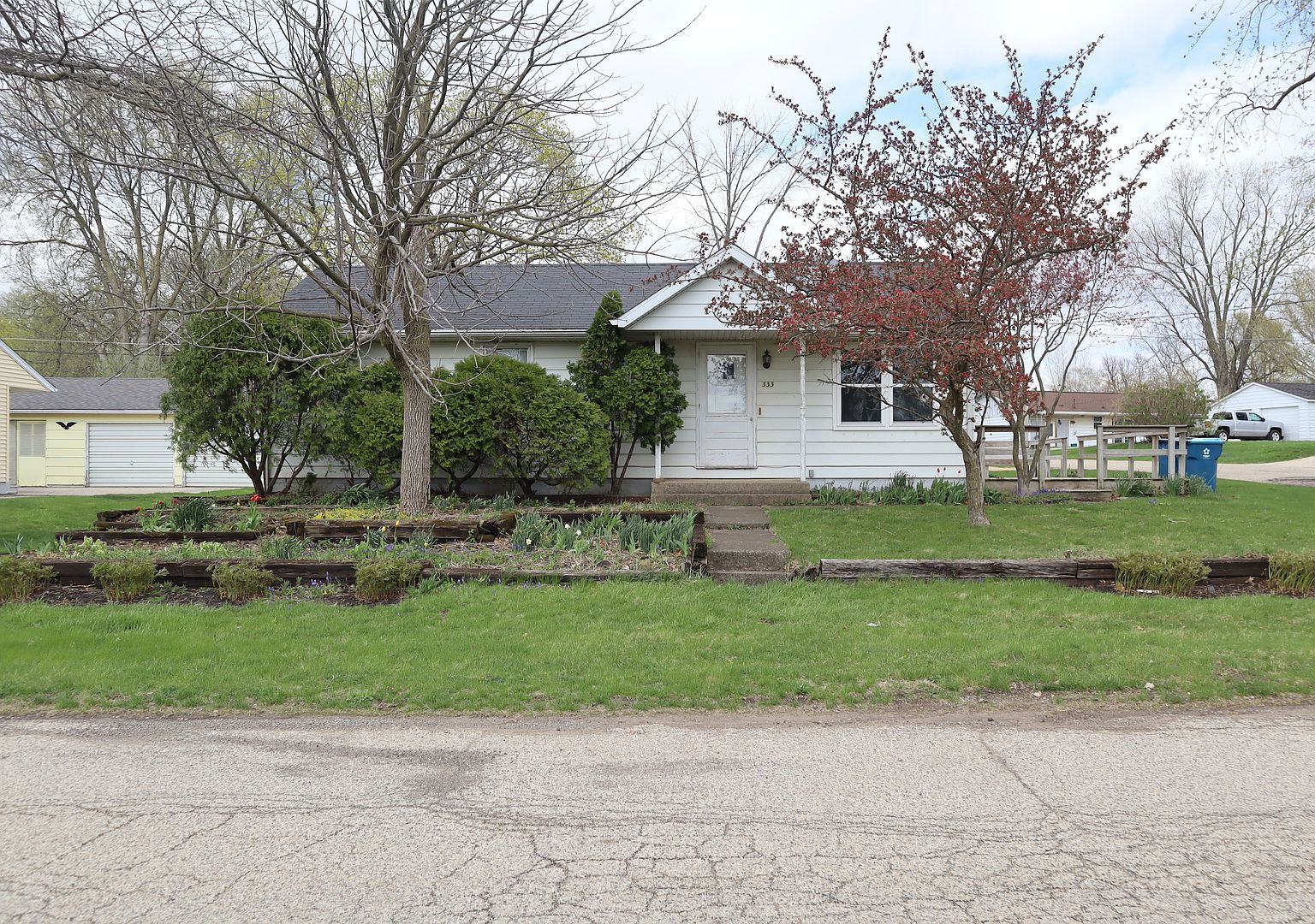 333 Depot St, Walnut, IL 61376 Zillow