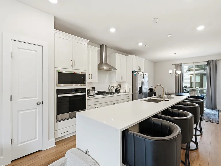 153 Locke St — Photo 17