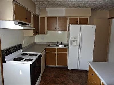 5th image of 2224 Laurelwood Dr