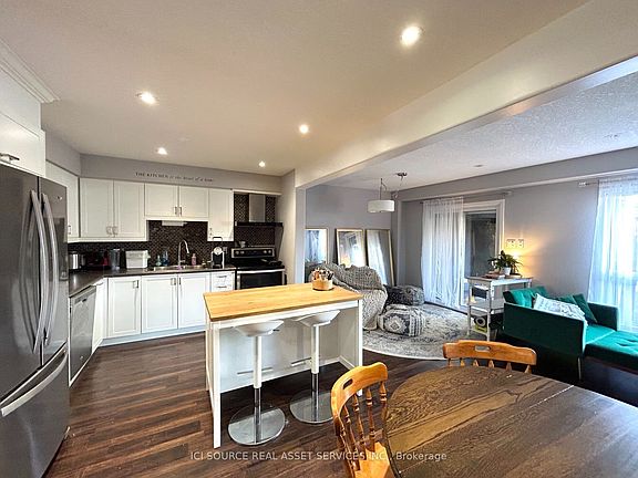 5th image of 70 Falkner Rd