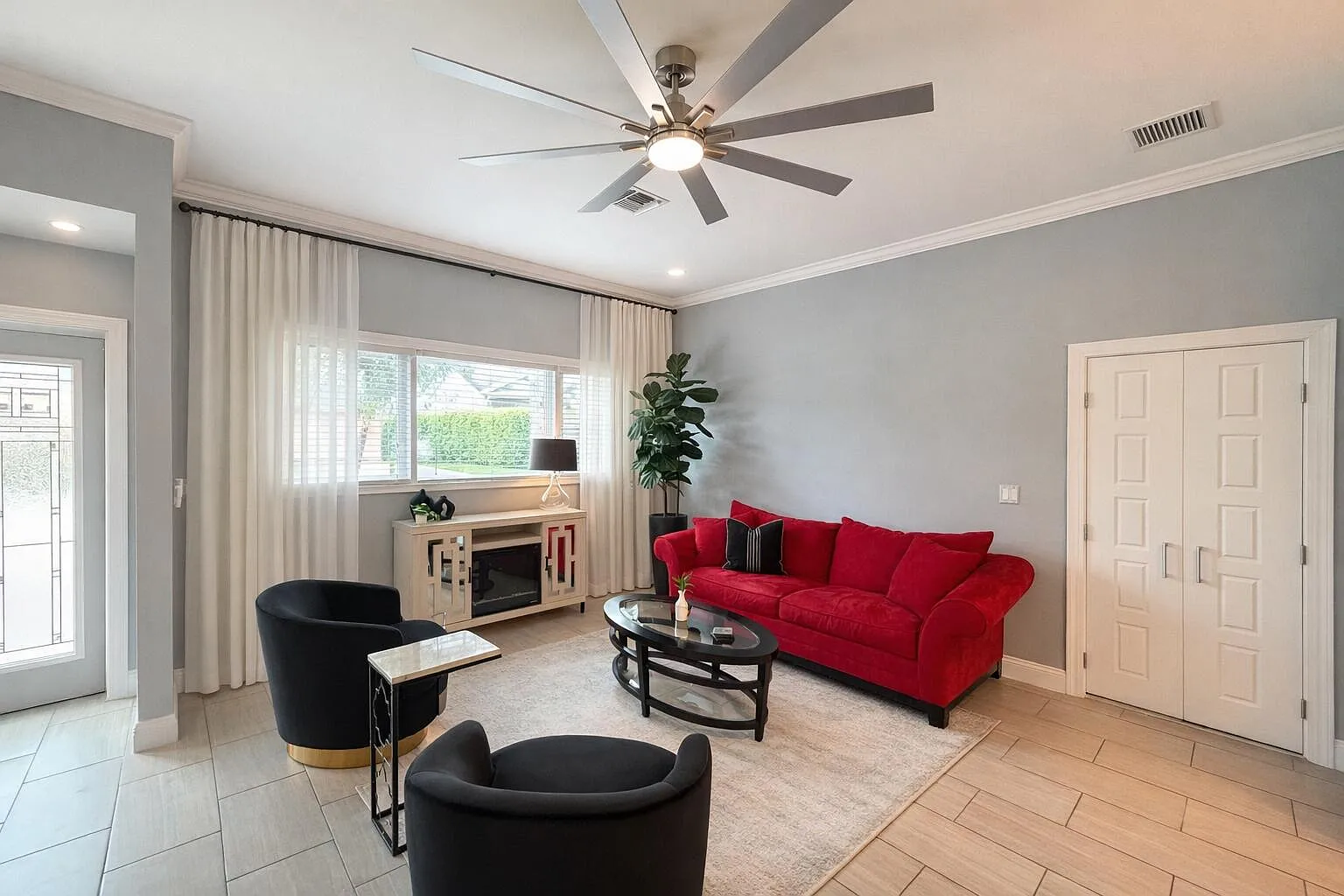2 bed, 1.0 bath, 1600 sqft, $5,449 — Photo 1
