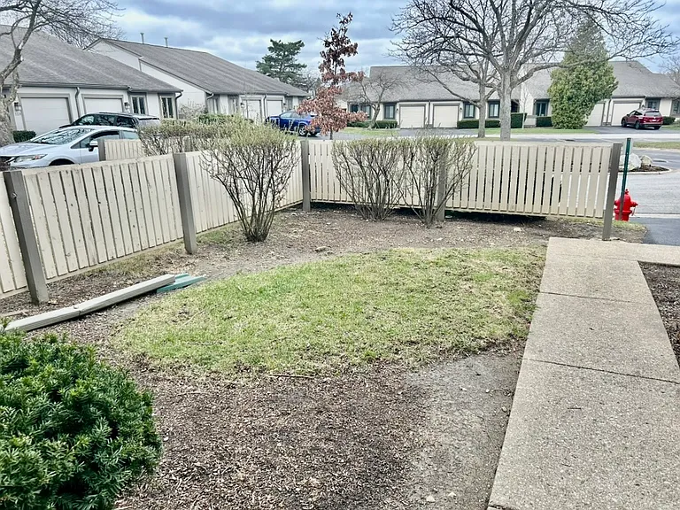 126 Honeysuckle Ct — Photo 13