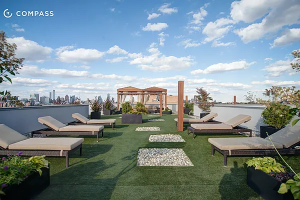 Rented by Compass | media 50