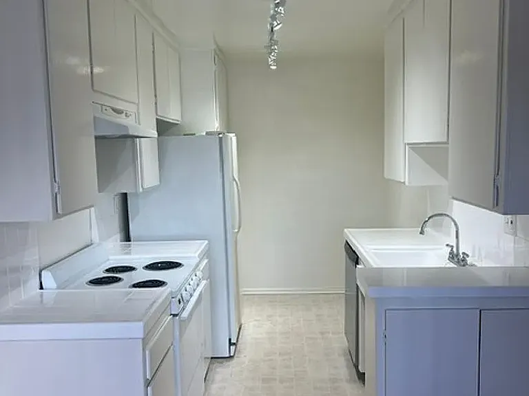 650 Westbourne Dr. — Photo 2