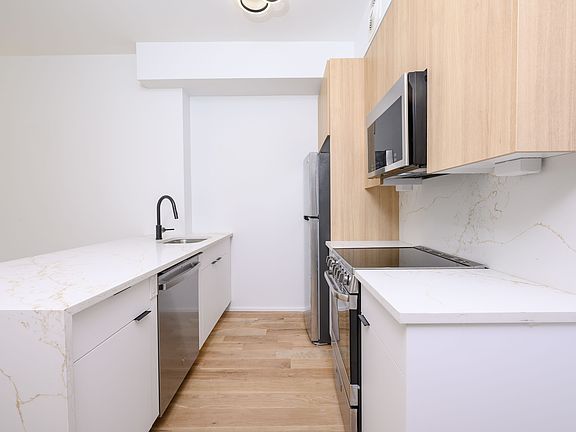 5th image of 61 Metropolitan Ave #7A