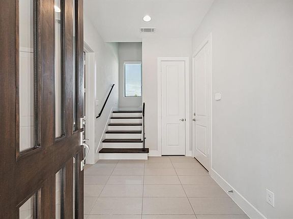 3rd image of 1116 Saint Charles St