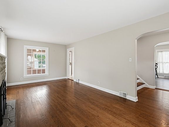5th image of 1682 25th St