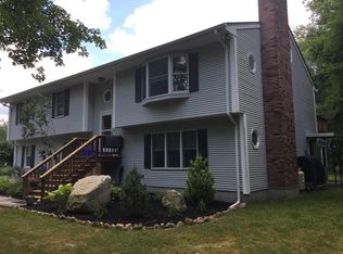 33 Bergeron Rd, Dartmouth, MA 02747