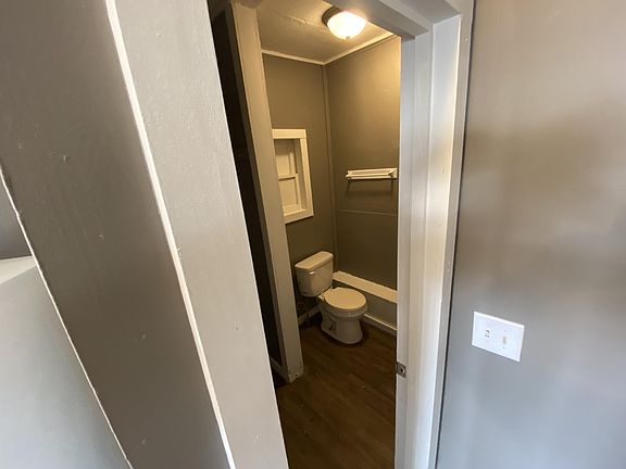 4th image of 110 W Willow Dr APT A