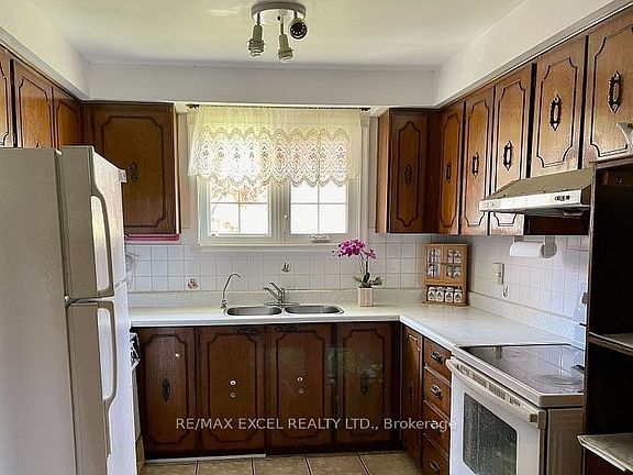4th image of 44 Applemore Rd W
