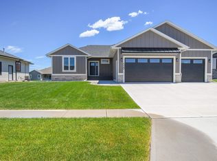 520 Quartzite Ave, Tea, SD 57064