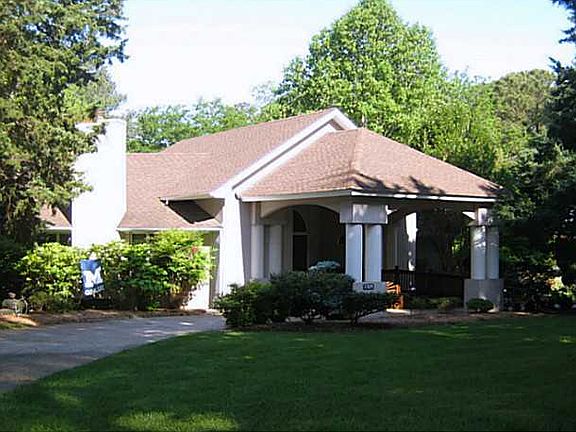 4th image of 1724 N Alanton Dr