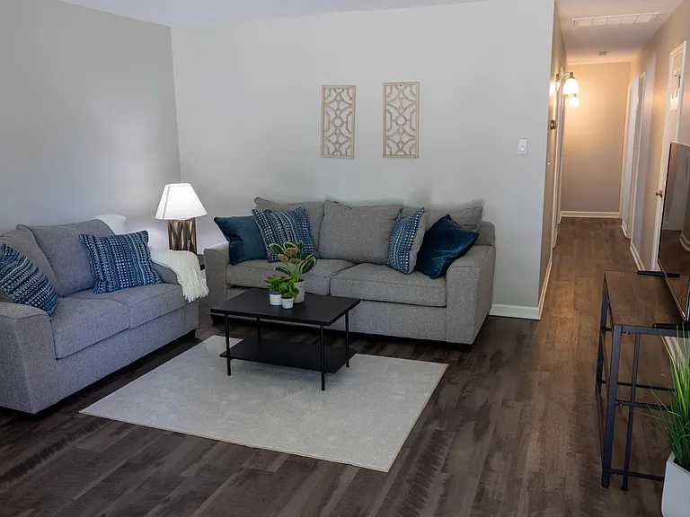 Oakwood Dr — Photo 7