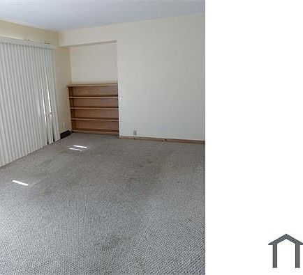 2nd image of 828 Royal Ave #2