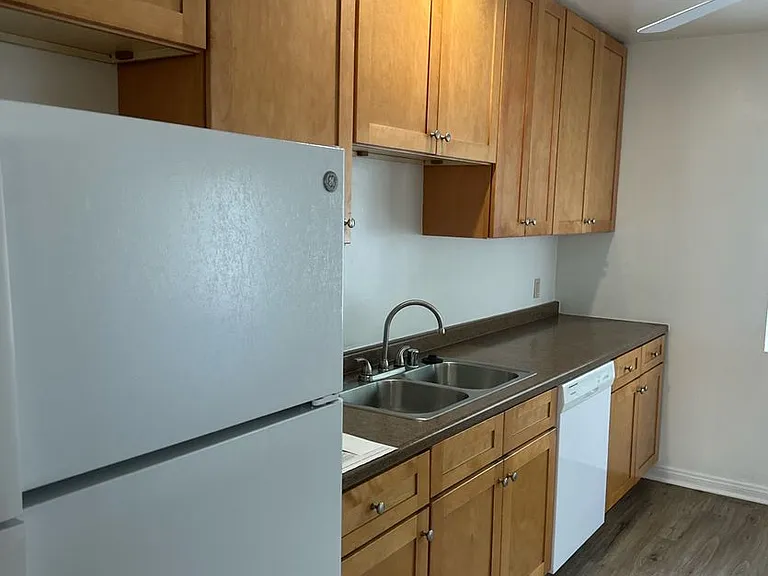 Ponderosa Apartments — Photo 21