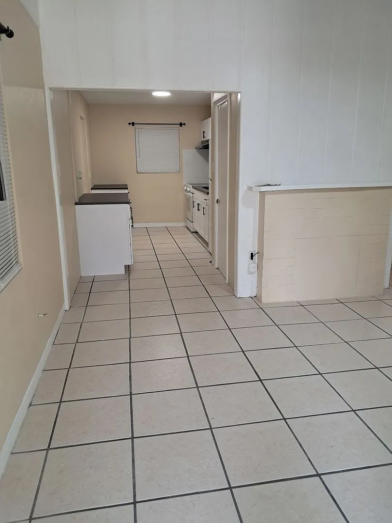 Annual 3BR 2BA close to shopping, restaurants, beaches, and more — Photo 3