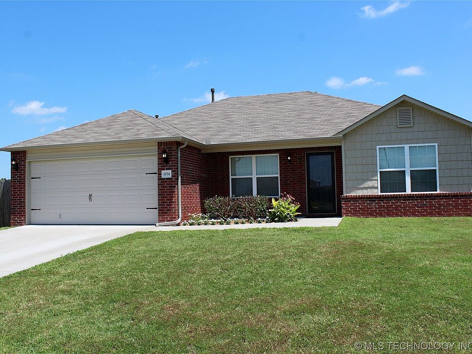 1st image of 14704 S Hickory Cir