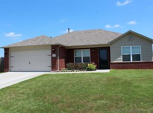14704 S Hickory Cir, Glenpool, OK 74033