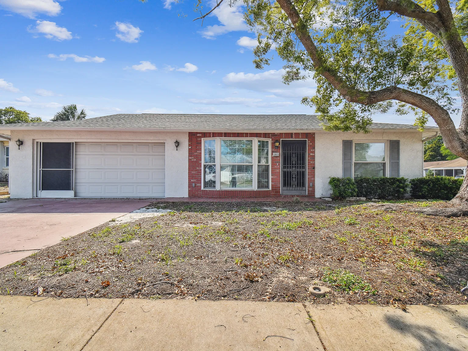 3 bed, 1256 sqft, $1,900 — Photo 2